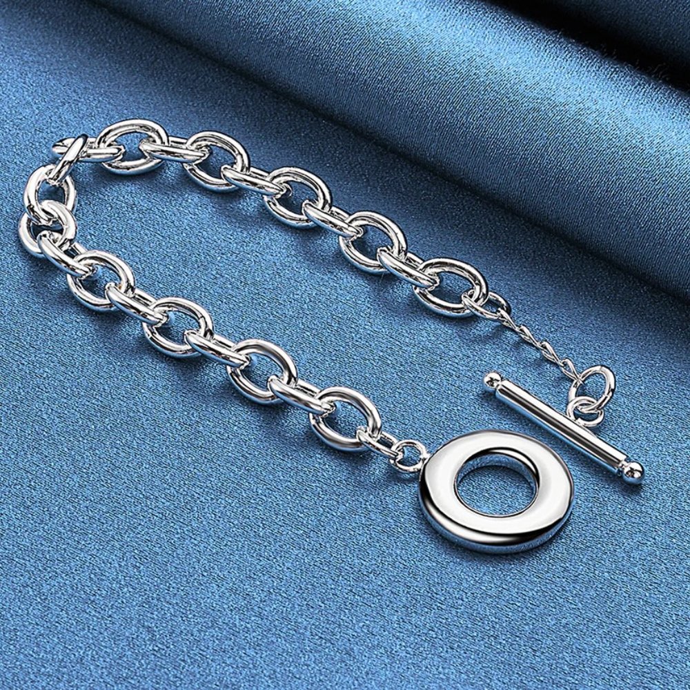 Beautiful Toggle Closure O-Chain 7.5 Inch Long Bracelet - Picture 4 of 5